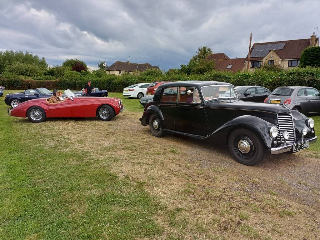 Cars lining up for the start of the road run
